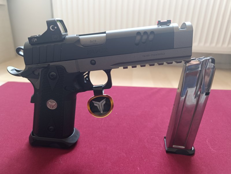 EMEKLİ EMNİYET GÖREVLİSİNDEN RUHSATLI SIFIR KUTUSUNDA HİÇ ATIŞ YAPILMAYAN 25 MODEL YAVUZ 23