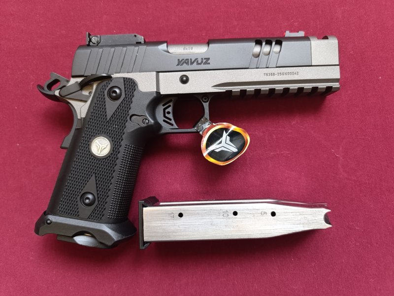 EMEKLİ EMNİYET GÖREVLİSİNDEN RUHSATLI SIFIR KUTUSUNDA HİÇ ATIŞ YAPILMAYAN 25 MODEL YAVUZ 23