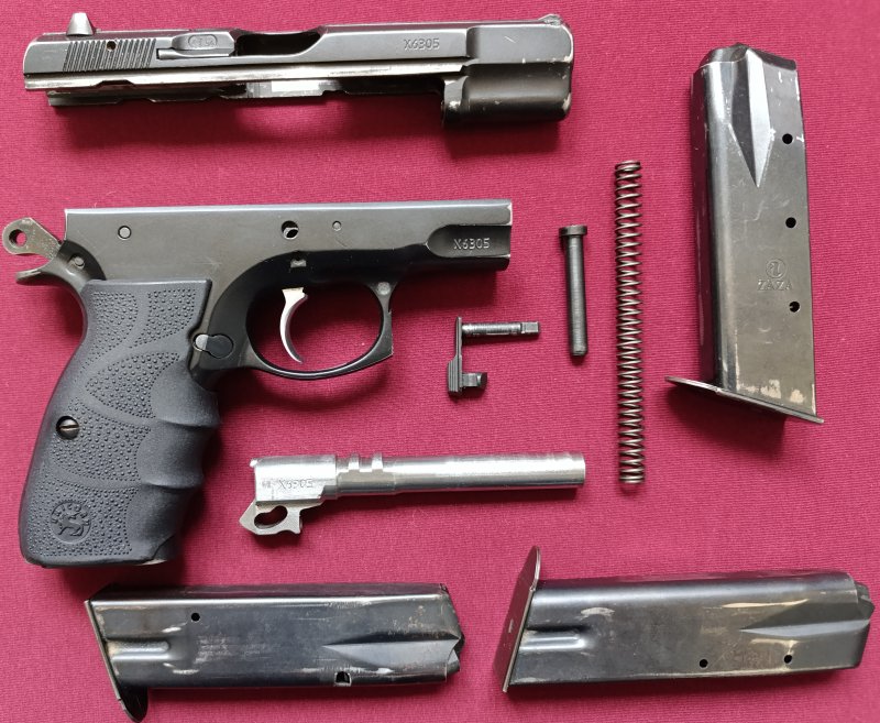 EMEKLİ KAMU GÖREVLİSİNDEN SIFIR AYARINDA AZ KULLANILMIŞ 1994 MODEL ORJİNAL SİYAH CZ 75 B