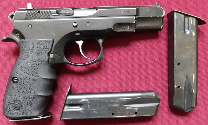 EMEKLİ KAMU GÖREVLİSİNDEN SIFIR AYARINDA AZ KULLANILMIŞ 1994 MODEL ORJİNAL SİYAH CZ 75 B