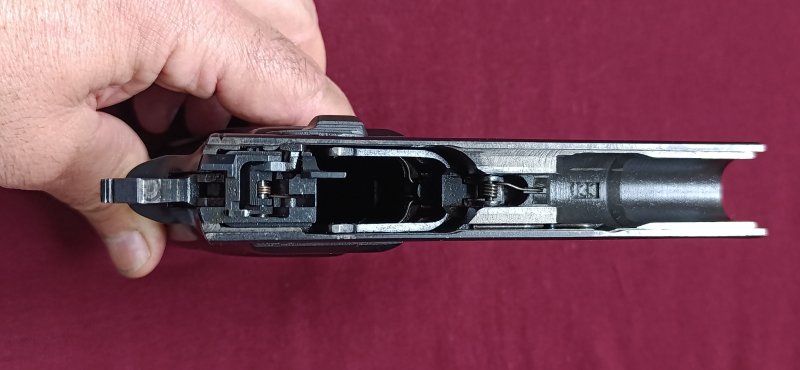 EMEKLİ EMNİYET GÖREVLİSİNDEN RUHSATLI SIFIR AYARINDA ÇOK AZ ATIŞ YAPILAN 1995 MODELORJİNAL