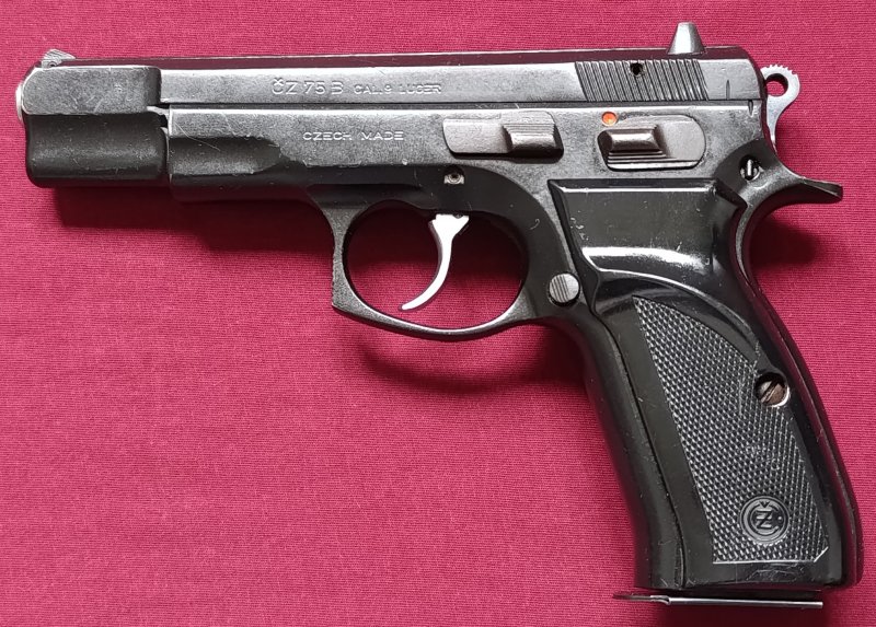 EMEKLİ EMNİYET GÖREVLİSİNDEN RUHSATLI SIFIR AYARINDA ÇOK AZ ATIŞ YAPILAN 1995 MODELORJİNAL