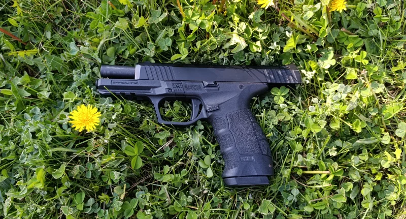 EMEKLİ EMNİYET GÖREVLİSİNDEN RUHSATLI SIFIR AYARINDA DENEME ATIŞI YAPILAN SARSILMAZ SAR 9 METE