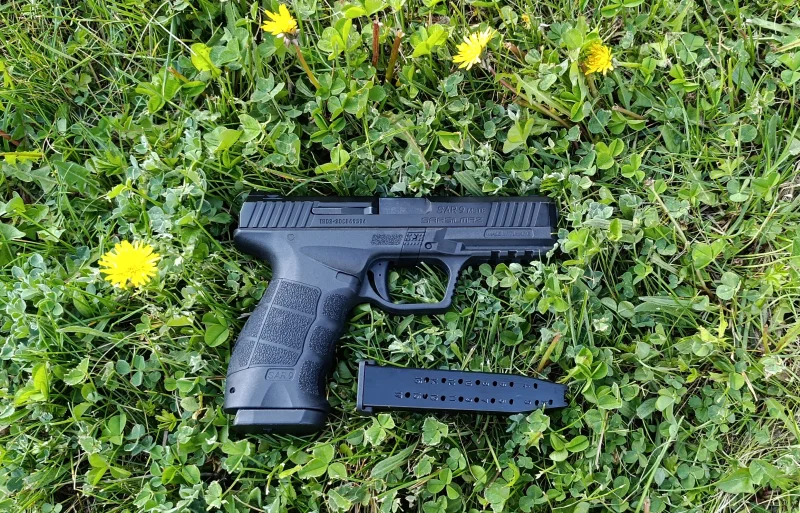 EMEKLİ EMNİYET GÖREVLİSİNDEN RUHSATLI SIFIR AYARINDA DENEME ATIŞI YAPILAN SARSILMAZ SAR 9 METE