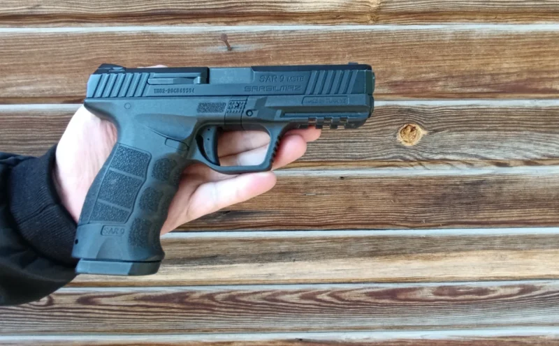 EMEKLİ EMNİYET GÖREVLİSİNDEN RUHSATLI SIFIR AYARINDA DENEME ATIŞI YAPILAN SARSILMAZ SAR 9 METE