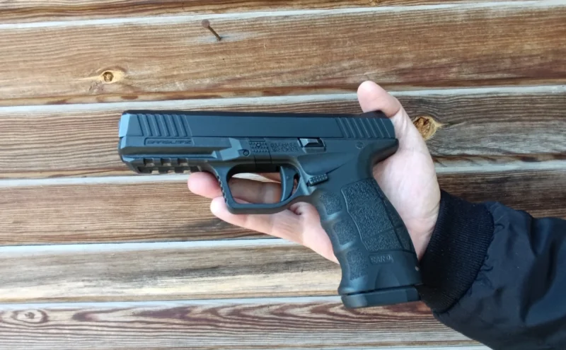 EMEKLİ EMNİYET GÖREVLİSİNDEN RUHSATLI SIFIR AYARINDA DENEME ATIŞI YAPILAN SARSILMAZ SAR 9 METE