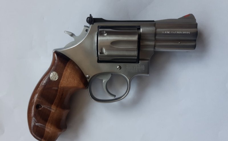 SMİTH WESSON 2,5 İNÇ ÇOK TEMİZ
